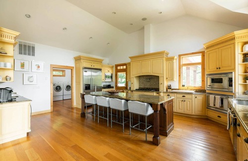 Ancram House | Doodletown Lodge & Cabin: Pool—Pickleball—Tennis+