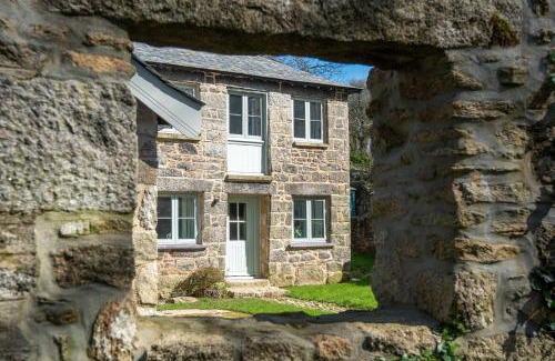 Falmouth House | Doolans