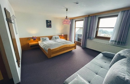 Millstatt Bed & Breakfast | Doppelzimmer 4, WC und Dusche Getrennt, Südbalkon - Hotel-gasthof Lammersdorf