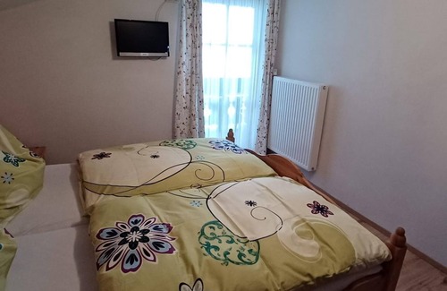 Rauris Other | Doppelzimmer 5 , Dusche, WC, Balkon - Bruderhof