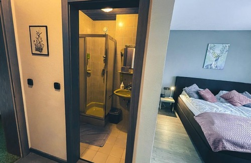 Millstatt Bed & Breakfast | Doppelzimmer 5, WC und Dusche Getrennt, Südbalkon - Hotel-gasthof Lammersdorf