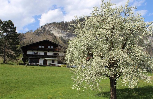 Kramsach Cottage | Doppelzimmer mit Balkon - Pension Christoph