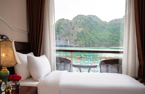 Ha Long Hotel | Dora Cruise