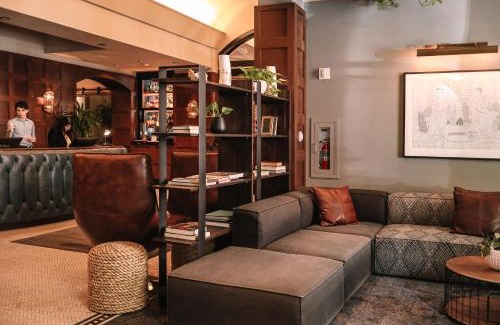 Downtown Portland Hotel | Dossier