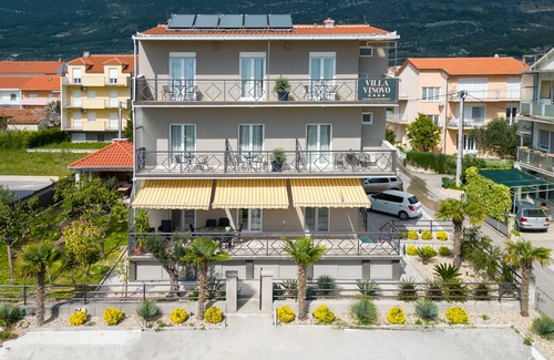 Kastel Sucurac Apartment | Double bed Room With Private Bathroom and Balcony