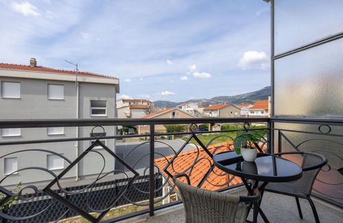 Kastela Apartment | Double bed Room With Private Bathroom and Balcony
