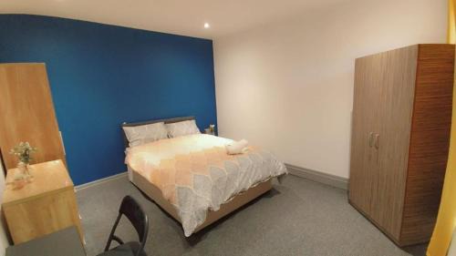 Eccles House | Double-Bedroom in the Heart of Eccles Manchester BH4 Perfect for Short Stays