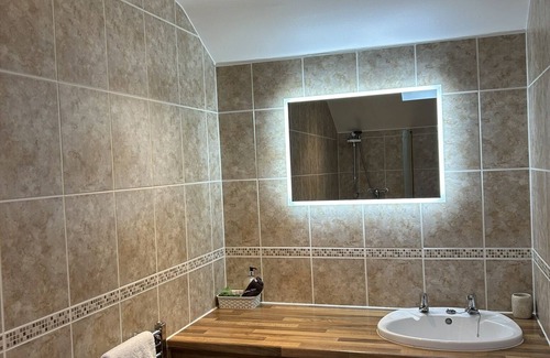Chard House | Double Ensuite at The Golden Fleece