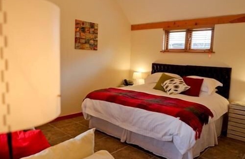 Cromer Hotel | Double or Twin-Superior-Ensuite-Orchard Room (Dbl/Tw)