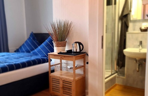 Anklam Apartment | Double room (18-30m², 2pers.), fridge, Smart-TV - Altes Lazarett Gästehaus