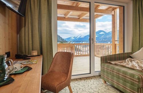 Dorfgastein House | Double room A with bath, separate toilet - Hauserbauer, Alpengasthof-Landhotel