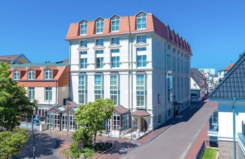 Norderney House | Double room, comfort, shower/WC breakfast - Inselhotel Vier Jahreszeiten