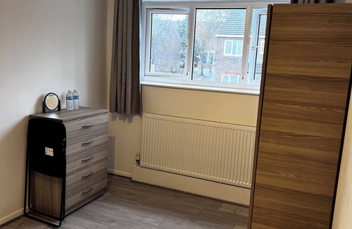 Perry Vale House | Double room, in clean, neat shared house.