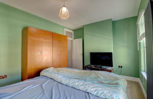 Newham House | Double Room Plaistow E13