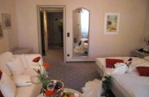Michelstadt Hotel | Double Room, Room 3 - Hotel-Restaurant Drei Hasen