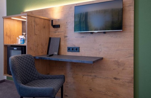 Center House | Double room, shower, WC, Superior - Hotel Stadt Aurich