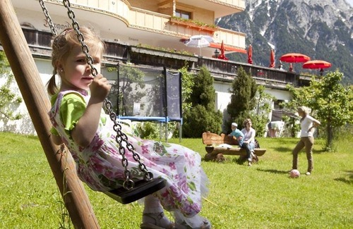 Mittenwald Apartment | Double room south "alpine meadow room - with shower /toilet - Gröbl-Alm, alpine inn /hotel