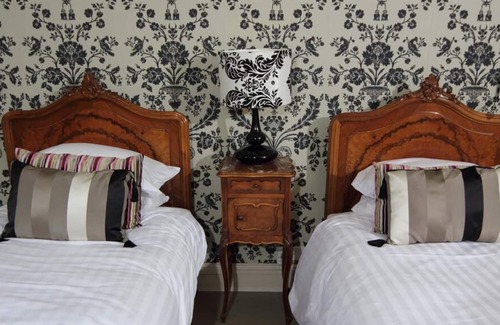 Longford House | Double room-Standard-Ensuite with Bath-Garden view-Room 12