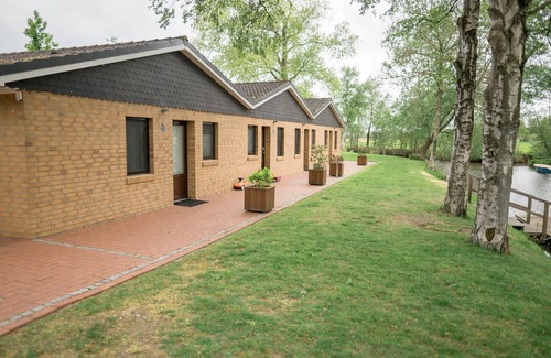 Bedekaspeler Marsch House | Double room, water side - Hotel-Restaurant Bootshaus
