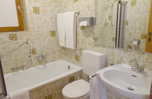Saulgrub Hotel | Double Room with Bath - Landgasthof "Zum Bayrischen Paradies"