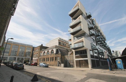 Haggerston House | Double Room with Private Balcony