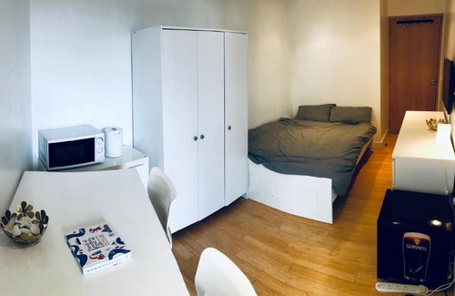 Haggerston House | Double Room with Private Balcony