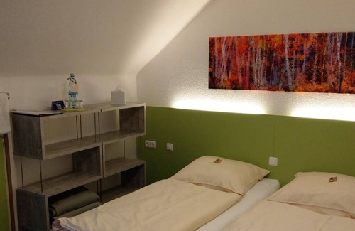 Hasenfeld Apartment | Double Room with Shared Bathroom - Haus Diefenbach, Pension Ferienwohnungen