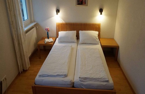 Unterwiehre-Nord House | Double room with shower and WC