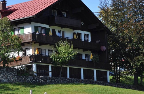 Hirschegg House | Double room with shower, WC "41" - Herzen`s Landhaus