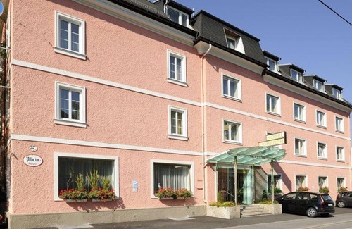 Elisabeth-Vorstadt House | Double room with shower and bath, toilet - clipper, hotel