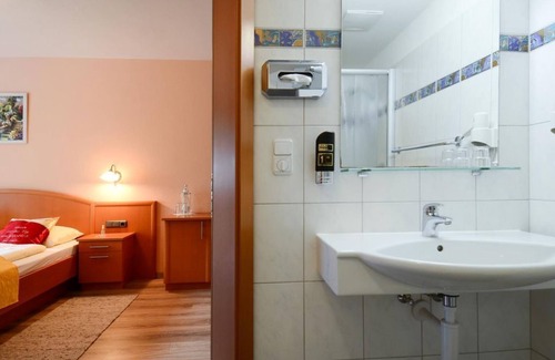 Abtenau House | Double room with shower, WC - Traunstein, Gasthaus Landhotel