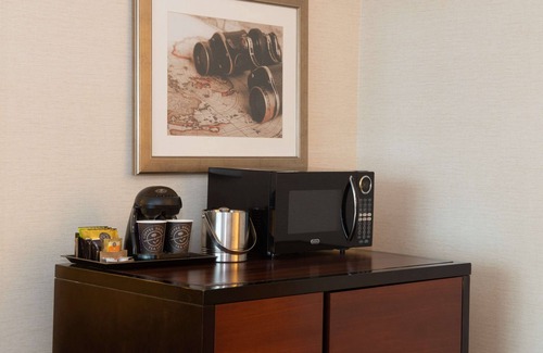 North Charleston Hotel | DoubleTree by Hilton Hotel & Suites Charleston Airport