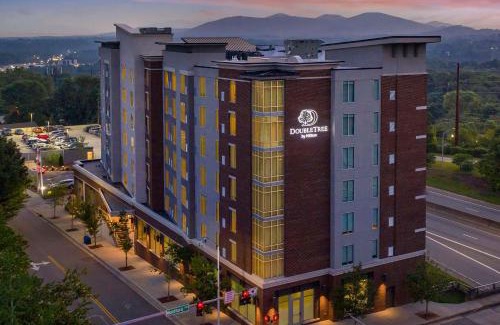 Downtown Asheville Hotel | DoubleTree by Hilton Asheville Downtown