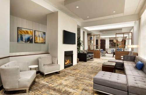 Windsor Locks Hotel | DoubleTree by Hilton Bradley International Airport