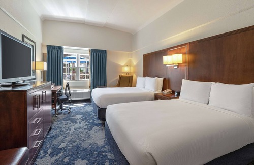 Hyannis Hotel | Doubletree by Hilton Cape Cod - Hyannis