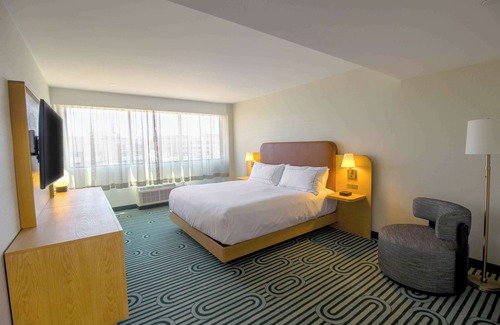 Clarksville Hotel | DoubleTree by Hilton Clarksville Riverview