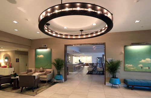 San Jacinto Hotel | DoubleTree by Hilton Hotel Galveston Beach
