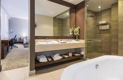 Chico Norte Hotel | DoubleTree by Hilton Hotel Bogotá - Parque 93