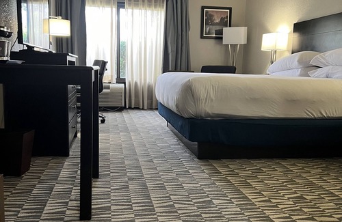 Augusta Hotel | DoubleTree by Hilton Hotel Augusta