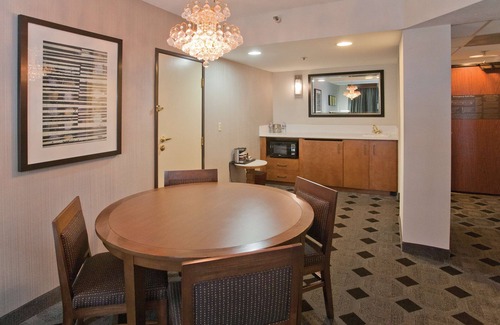 Montebello Hotel | DoubleTree by Hilton Los Angeles - Rosemead