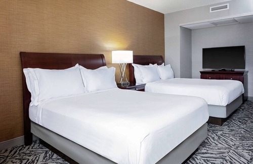 Downtown Northeast Hotel | DoubleTree by Hilton Omaha Downtown