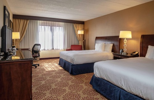 Monroeville Hotel | DoubleTree by Hilton Pittsburgh - Monroeville Convention Ctr