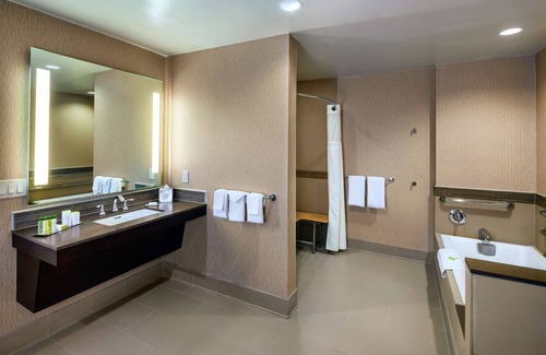 Rohnert Park Hotel | DoubleTree by Hilton Sonoma - Wine Country