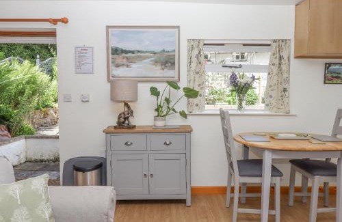 Ash Mill House | Dove Cottage