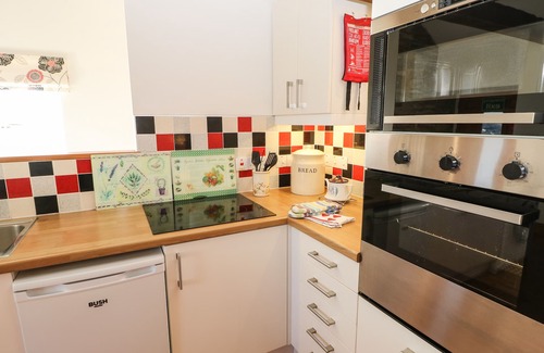 Catton Cottage | DOVE COTTAGE, romantic, character holiday cottage in Allendale