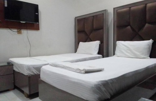 Lahore House | Dove Inn Hotel Muslim Town Branch