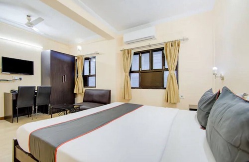 Ballygunge Hotel | Dover Inn By BookMeriHotel.com
