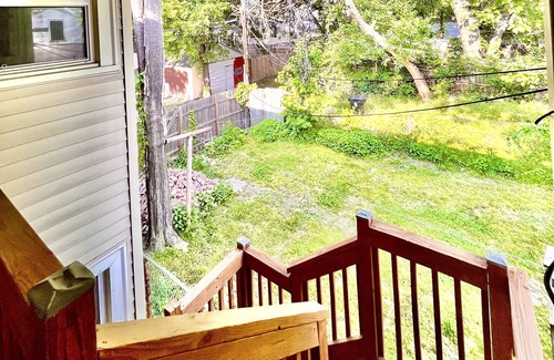 Shelby Park Apartment | DOWNTOWN 2 BEDROOM OUTRÉ FLAT
