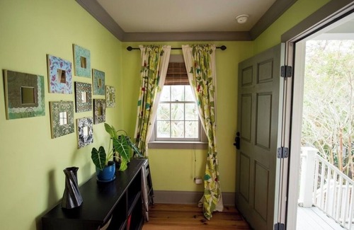 Westside Condo | Downtown 2 bedroom, sun-filled historic condo w/workspace, beautiful balconies