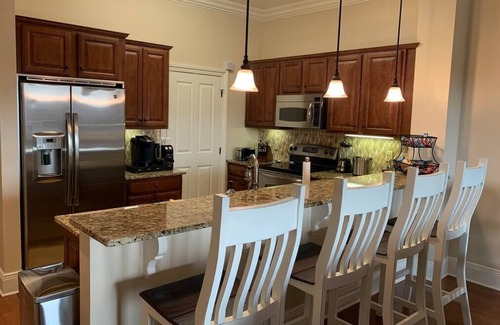 Auburn Apartment | Downtown Auburn 2BR/2.5BA Condo across from campus